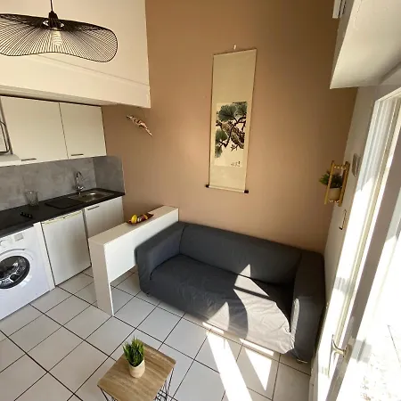 4 Personnes Vue Sur La Pironnière